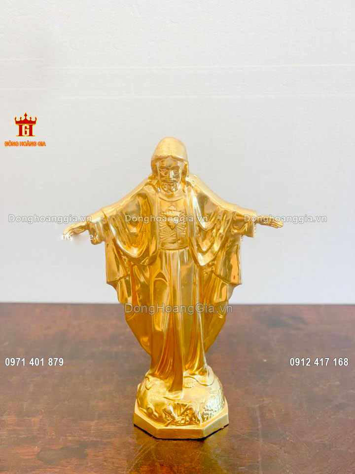 Nguyên liệu đúc tượng Chúa Giê-su là đồng vàng nguyên chất loại I